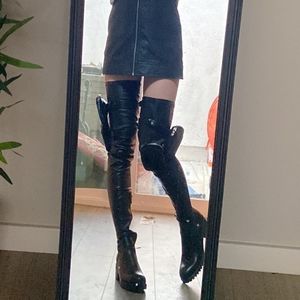 Azalea Wang flat boots